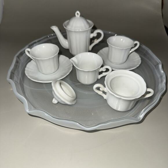 Vtg Dollhouse Miniature White Tea Set 10 Pcs Porcelain Kosta Boda Art Glass Dish - Picture 13 of 16